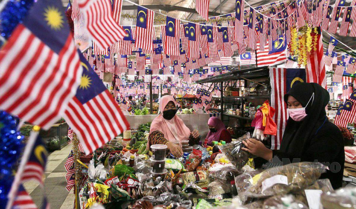 10,000 Jalur Gemilang Hiasi Pasar Chabang Tiga - Utusan Timur